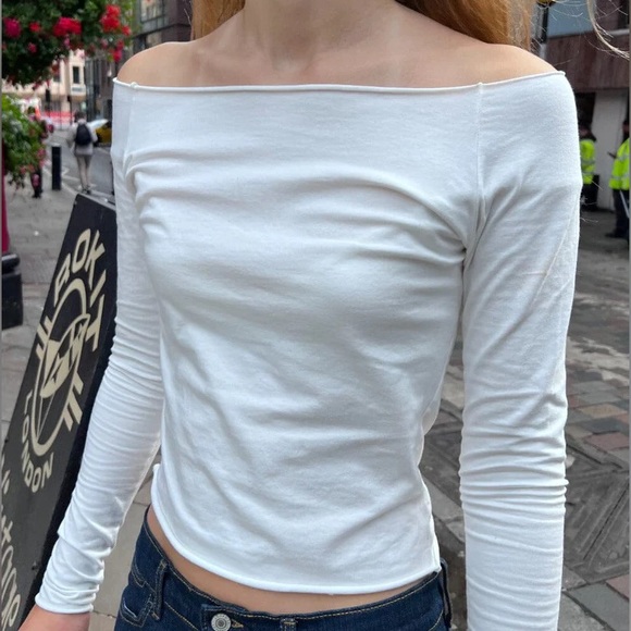 Brandy Melville Short Sleeve Bonnie Top - Picture 6 of 7